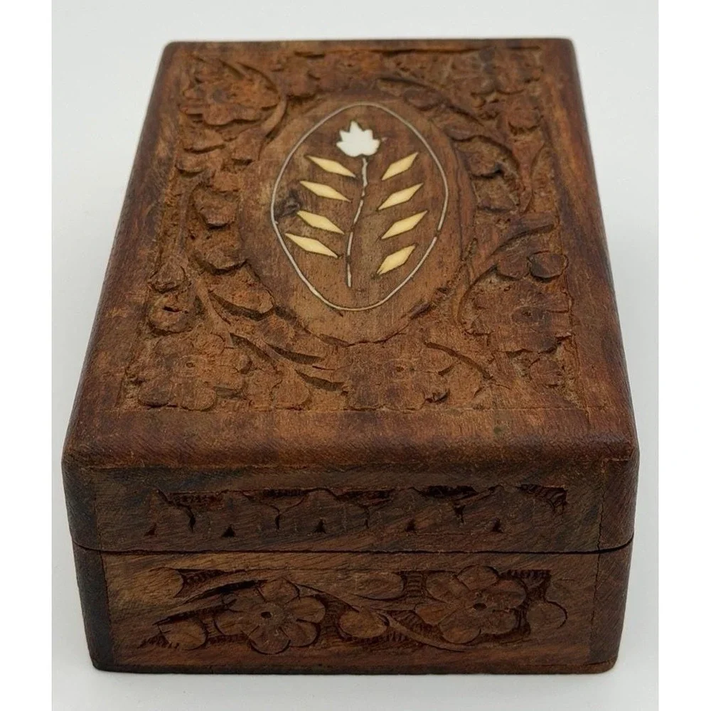 Unbranded hand carved